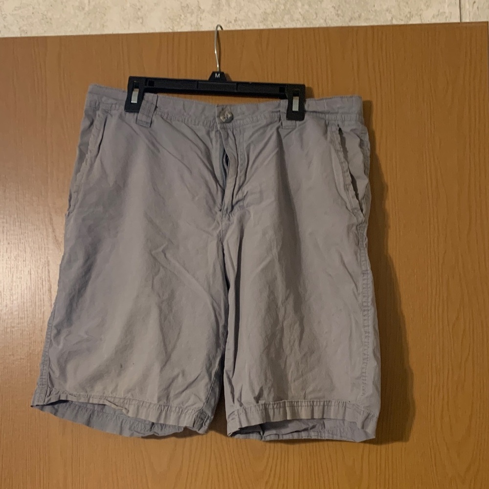 Columbia Men's Gray Flat Front Shorts